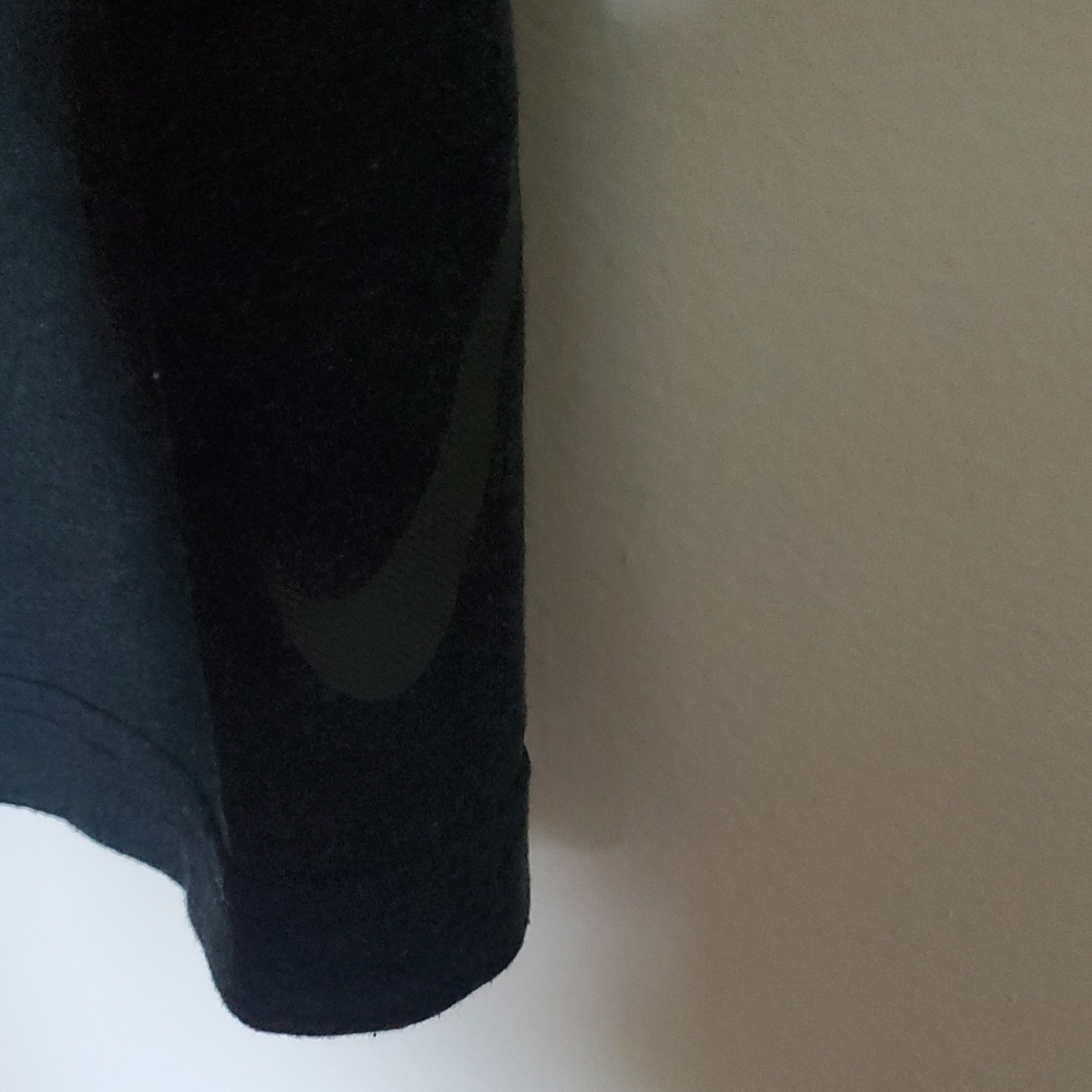 Nike Black Athletic Shorts - Picture 2 of 7